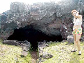 Access Ana Kai Tangata cave
